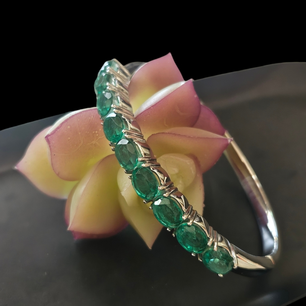 Emeraldine Quartz Bangle Bracelet